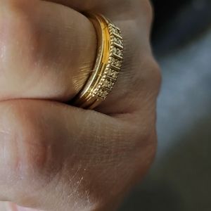 Unbeatable price for an Engagement Ring. 18 Kt yellow Gold.